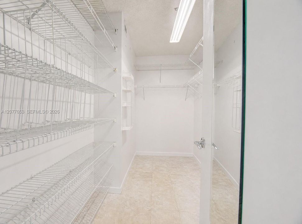 En Venta: $270,000 (2 camas, 2 baños, 1428 Pies cuadrados)