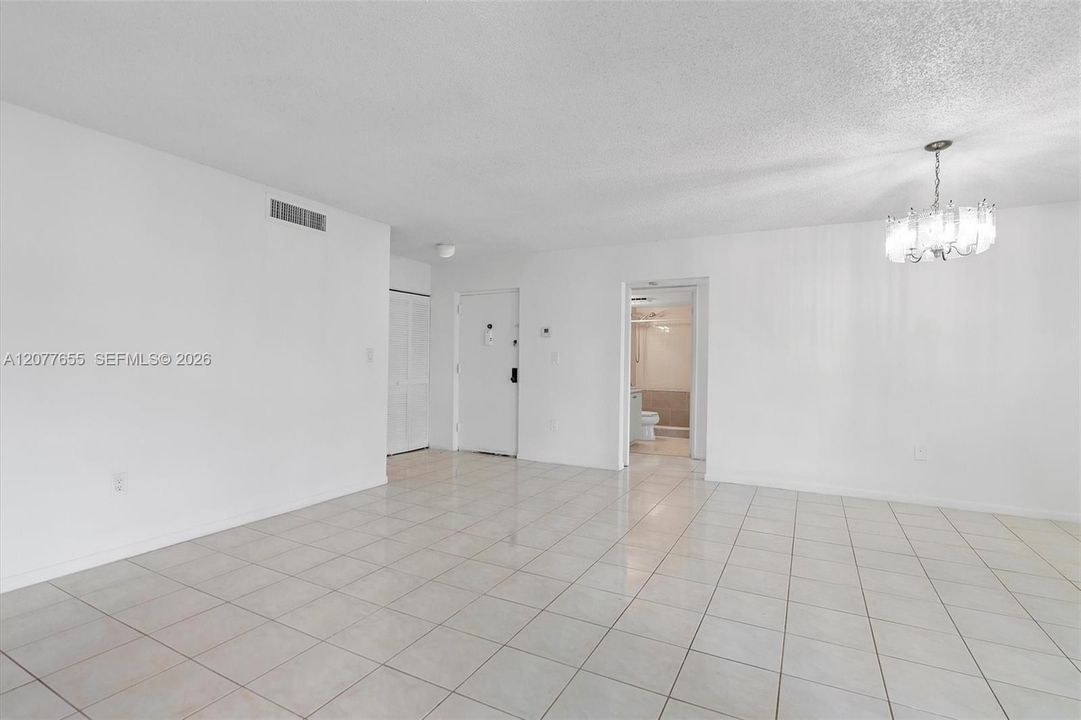 En Venta: $330,000 (2 camas, 2 baños, 1200 Pies cuadrados)