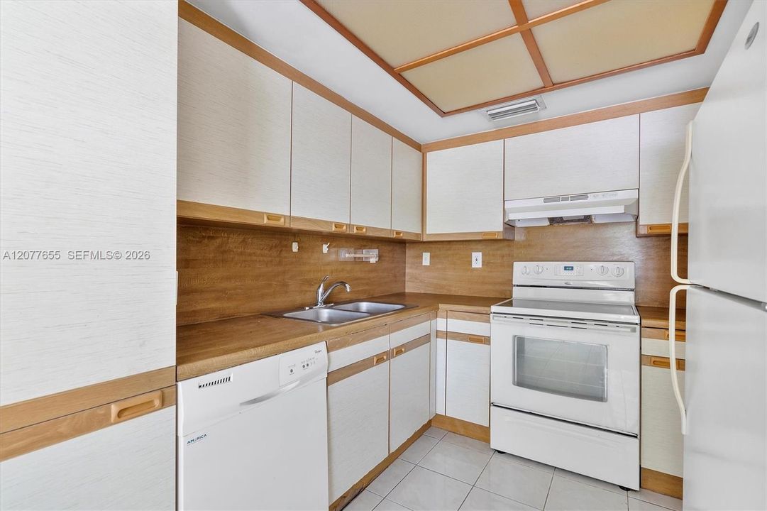 En Venta: $330,000 (2 camas, 2 baños, 1200 Pies cuadrados)