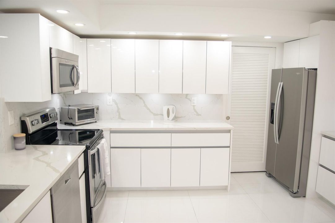 7. Apartment - Kitchen (2)