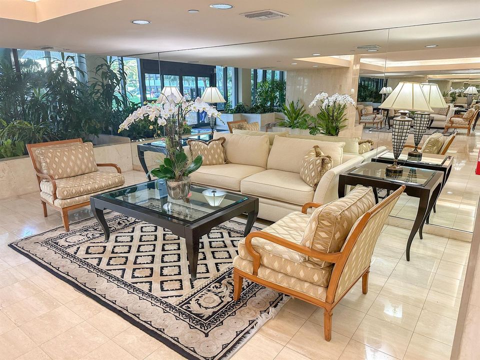 7. Coronado - Lobby (1)