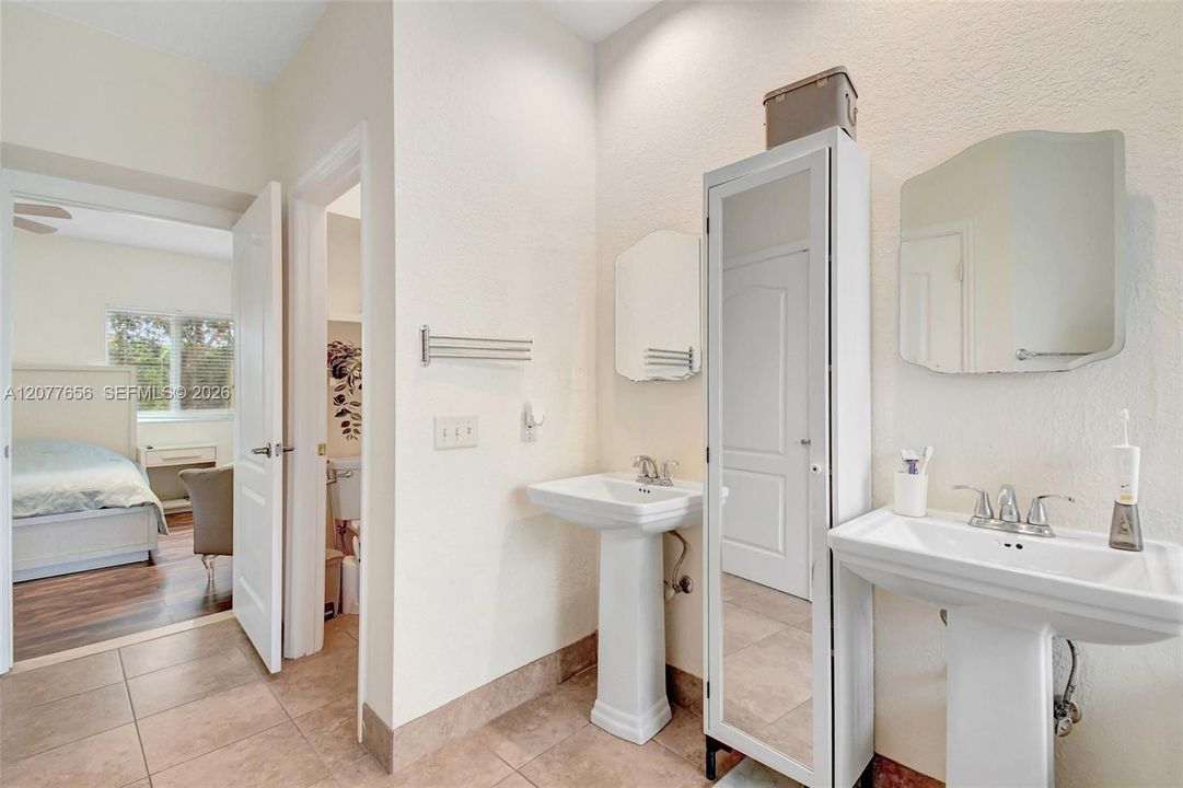For Sale: $699,900 (4 beds, 3 baths, 2181 Square Feet)