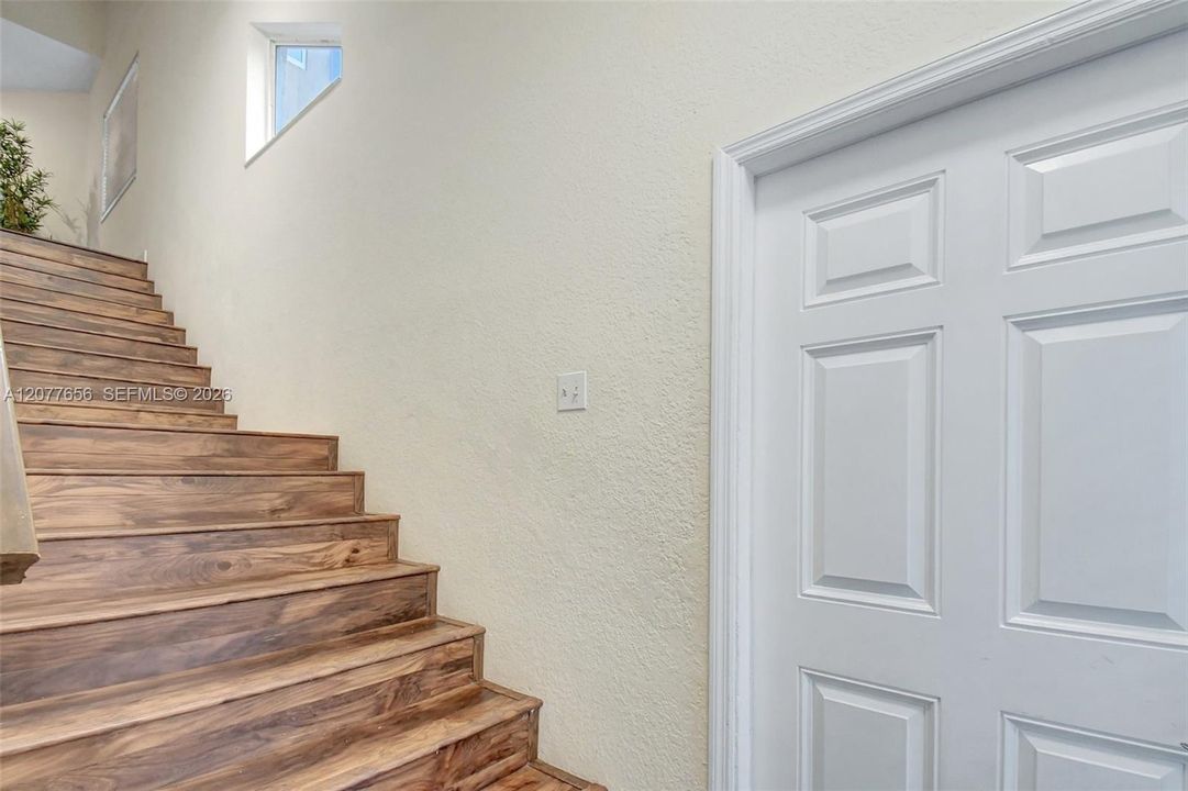 For Sale: $699,900 (4 beds, 3 baths, 2181 Square Feet)