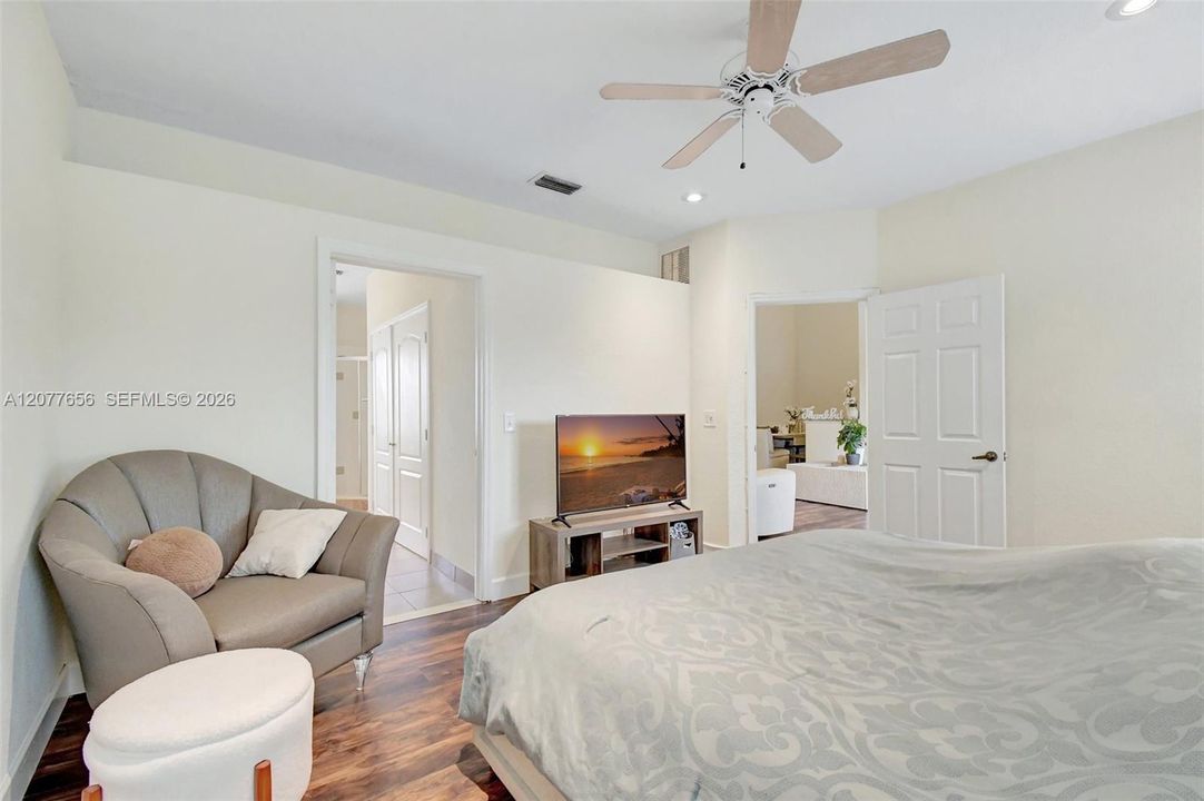 For Sale: $699,900 (4 beds, 3 baths, 2181 Square Feet)