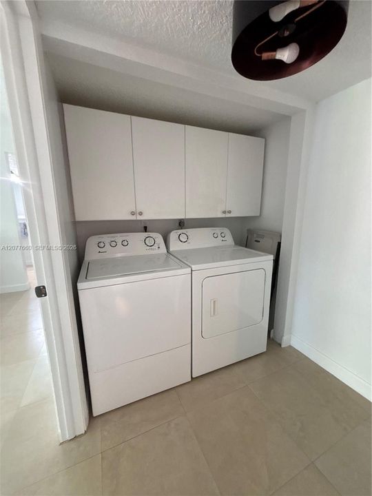 На продажу: $375,000 (2 спален, 2 ванн, 1147 Квадратных фут)