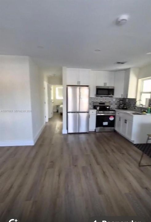 For Rent: $3,100 (3 beds, 2 baths, 1020 Square Feet)