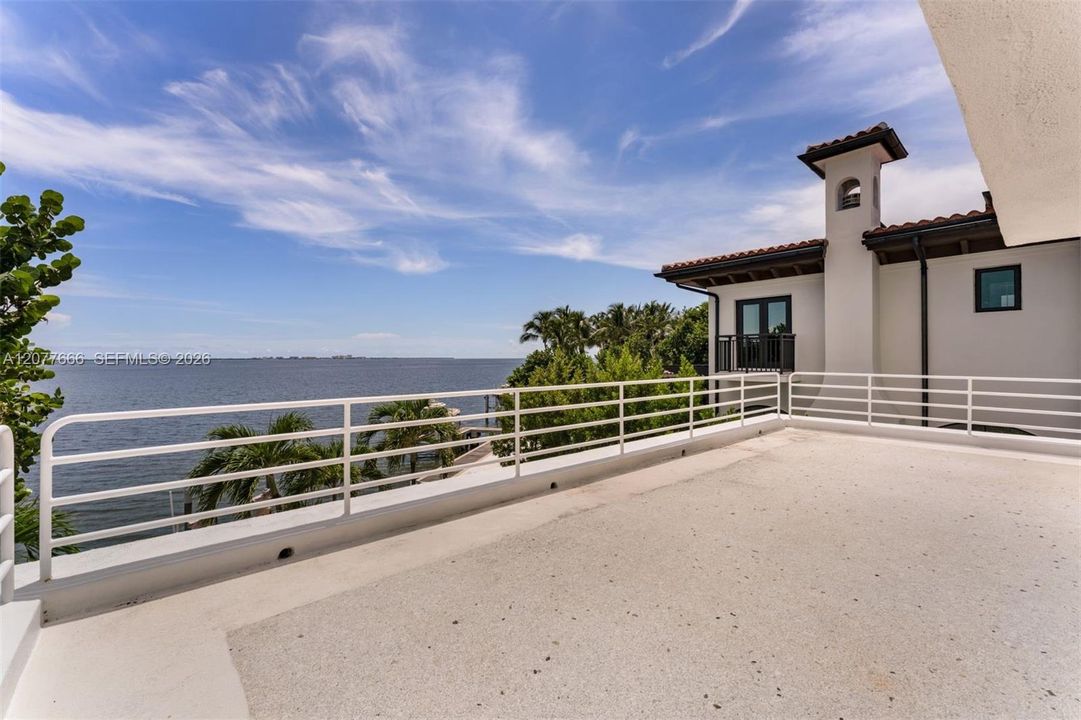 For Sale: $7,100,000 (5 beds, 4 baths, 4088 Square Feet)