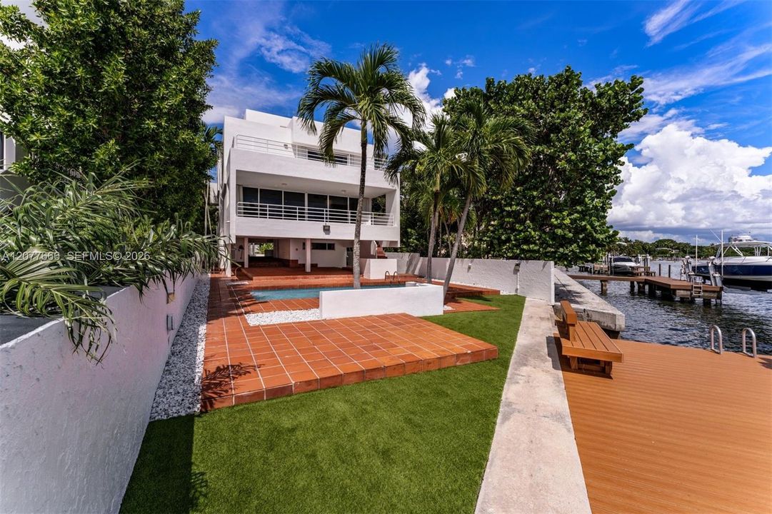 For Sale: $7,100,000 (5 beds, 4 baths, 4088 Square Feet)