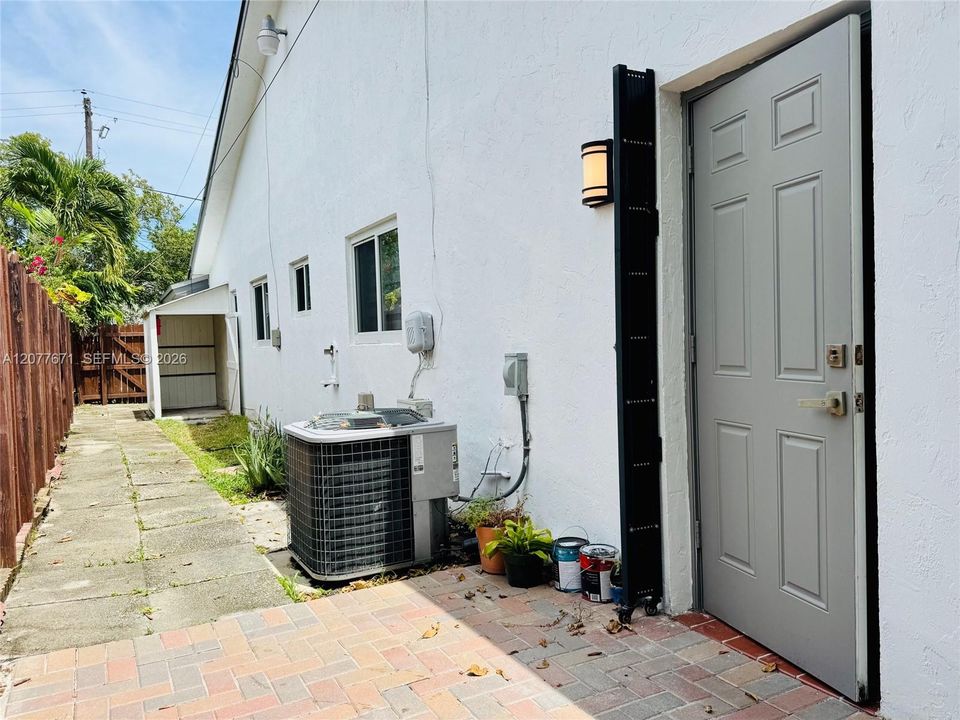 For Rent: $3,500 (3 beds, 2 baths, 1700 Square Feet)