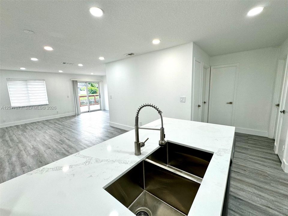 For Rent: $3,500 (3 beds, 2 baths, 1700 Square Feet)