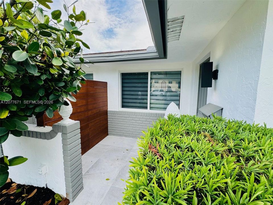 For Rent: $3,500 (3 beds, 2 baths, 1700 Square Feet)