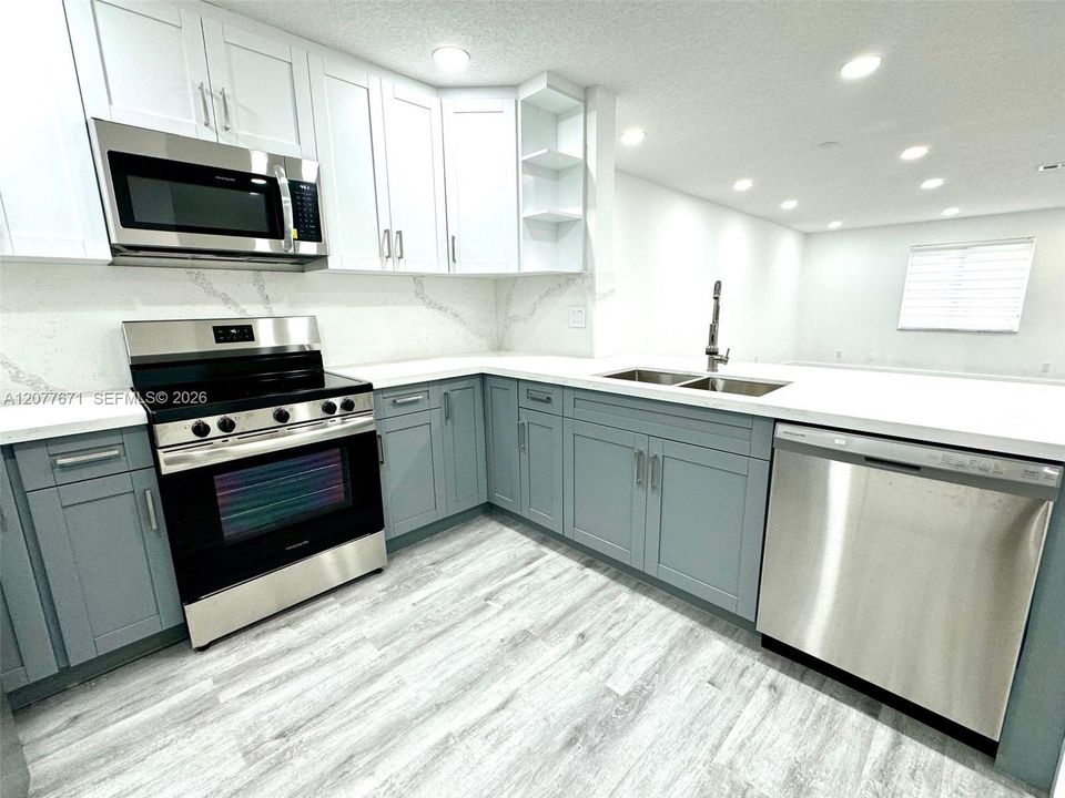 For Rent: $3,500 (3 beds, 2 baths, 1700 Square Feet)
