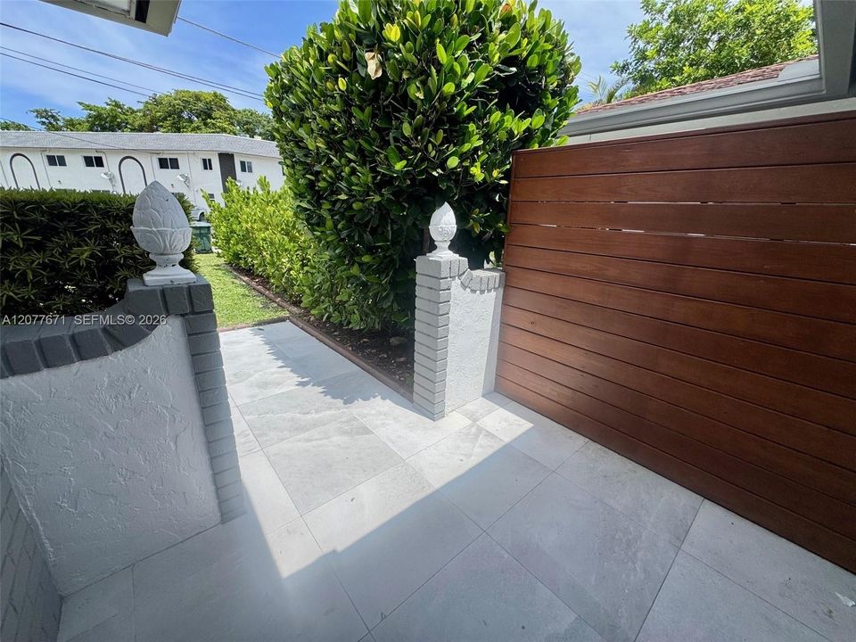 For Rent: $3,500 (3 beds, 2 baths, 1700 Square Feet)