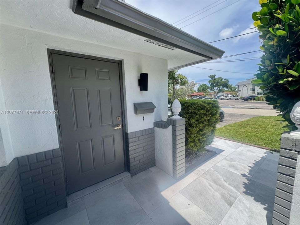 For Rent: $3,500 (3 beds, 2 baths, 1700 Square Feet)