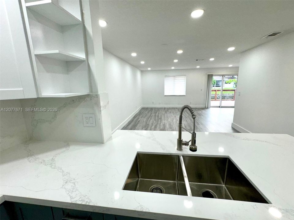 For Rent: $3,500 (3 beds, 2 baths, 1700 Square Feet)