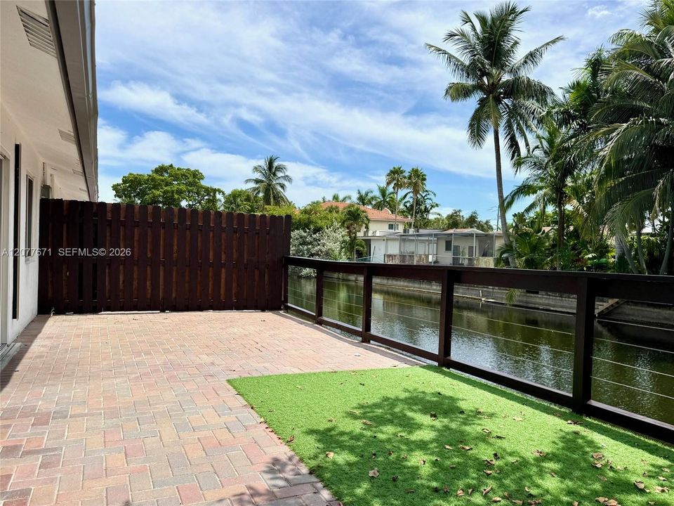 For Rent: $3,500 (3 beds, 2 baths, 1700 Square Feet)