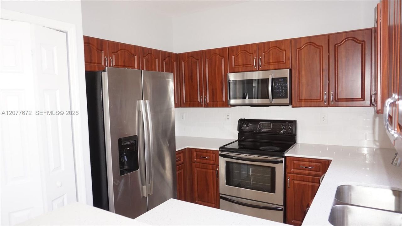 For Sale: $560,000 (3 beds, 2 baths, 1520 Square Feet)