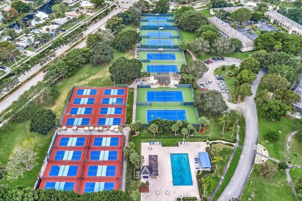 Raquetball Courts
