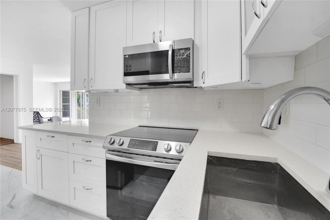 En Venta: $349,000 (2 camas, 2 baños, 1200 Pies cuadrados)