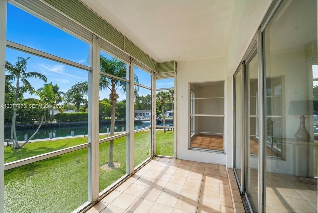 En Venta: $349,000 (2 camas, 2 baños, 1200 Pies cuadrados)