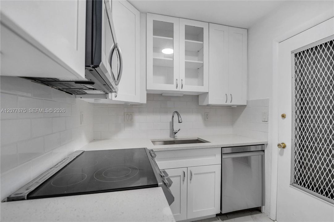 En Venta: $349,000 (2 camas, 2 baños, 1200 Pies cuadrados)