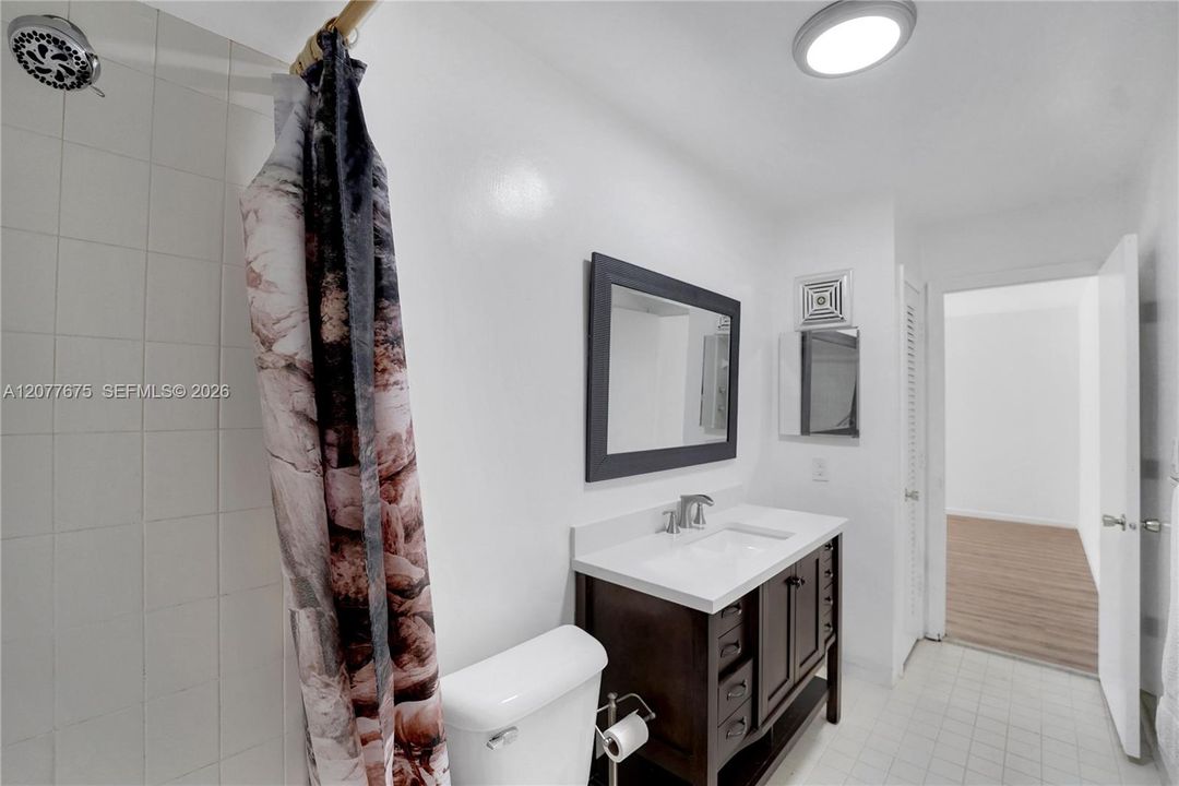 En Venta: $349,000 (2 camas, 2 baños, 1200 Pies cuadrados)
