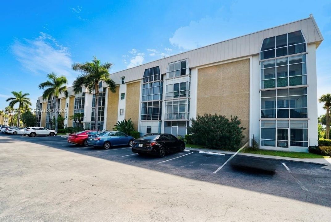 En Venta: $349,000 (2 camas, 2 baños, 1200 Pies cuadrados)