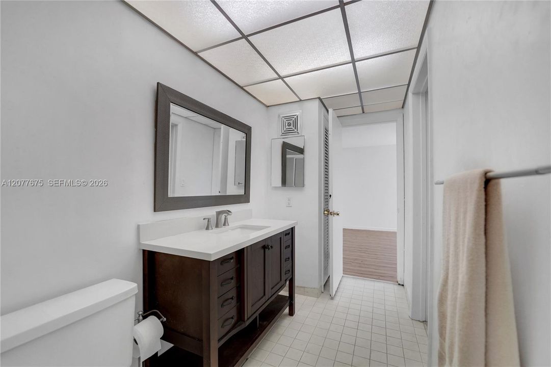 En Venta: $349,000 (2 camas, 2 baños, 1200 Pies cuadrados)
