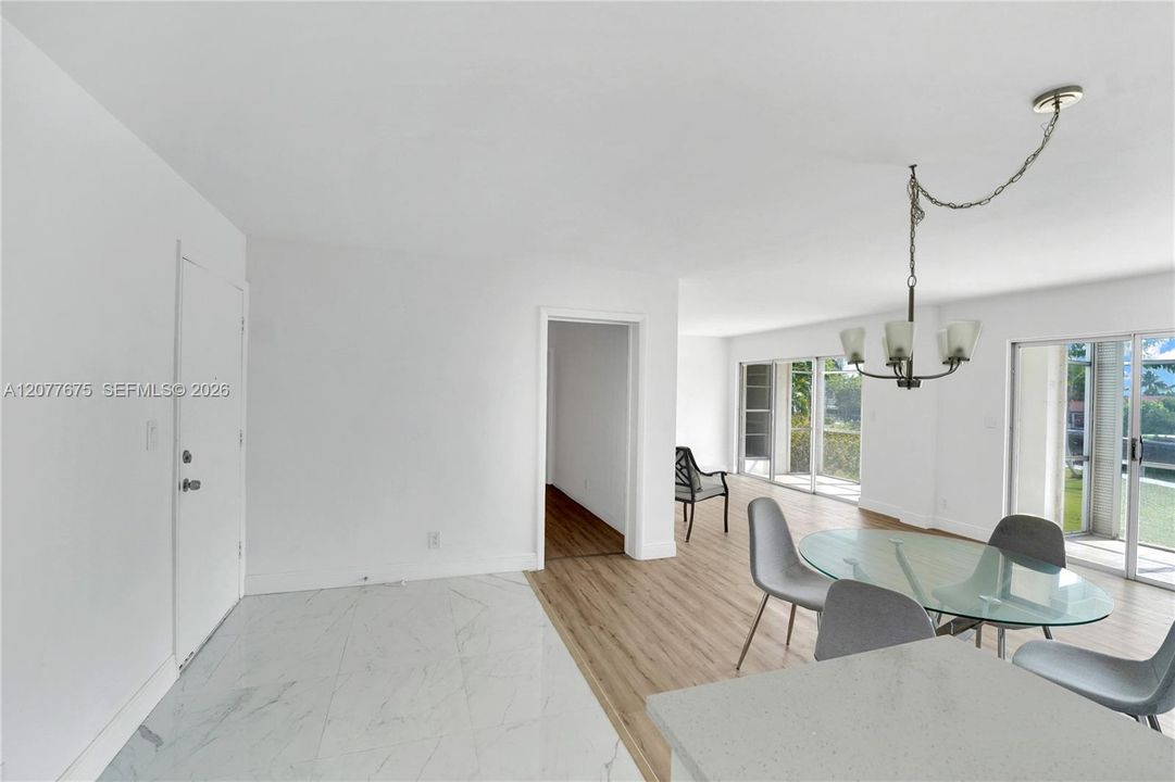 En Venta: $349,000 (2 camas, 2 baños, 1200 Pies cuadrados)