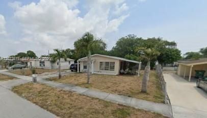 For Rent: $2,450 (3 beds, 1 baths, 900 Square Feet)