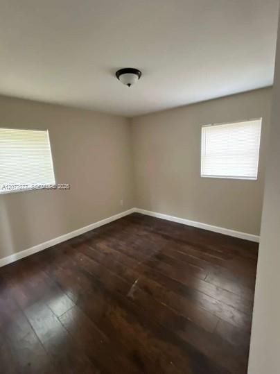 For Rent: $2,450 (3 beds, 1 baths, 900 Square Feet)