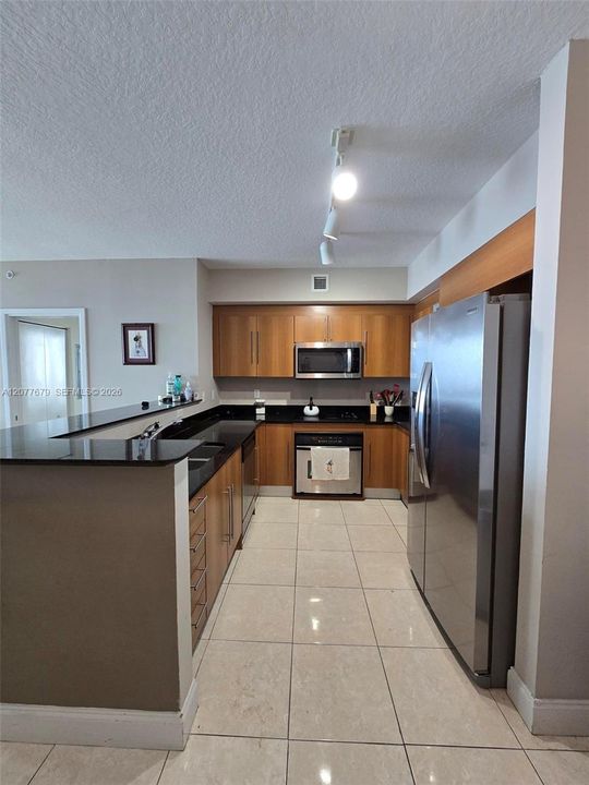 For Sale: $620,000 (2 beds, 2 baths, 1145 Square Feet)