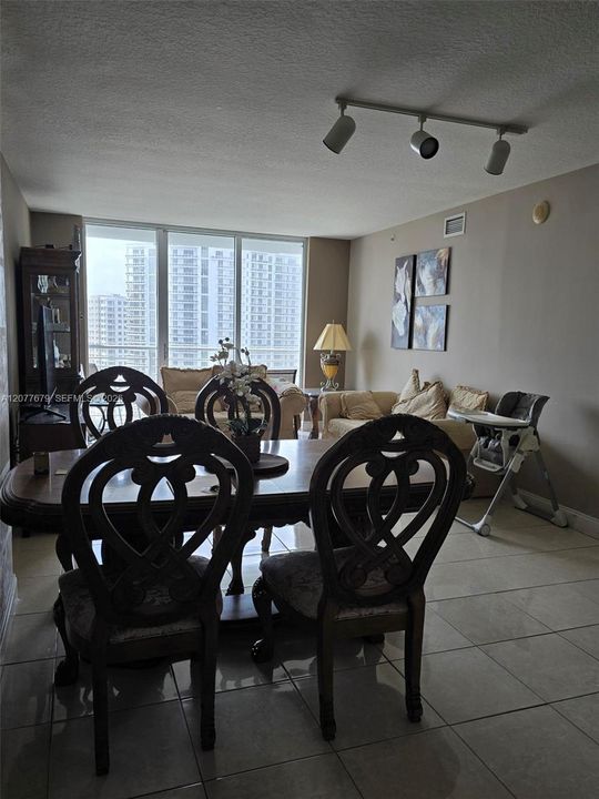 For Sale: $620,000 (2 beds, 2 baths, 1145 Square Feet)