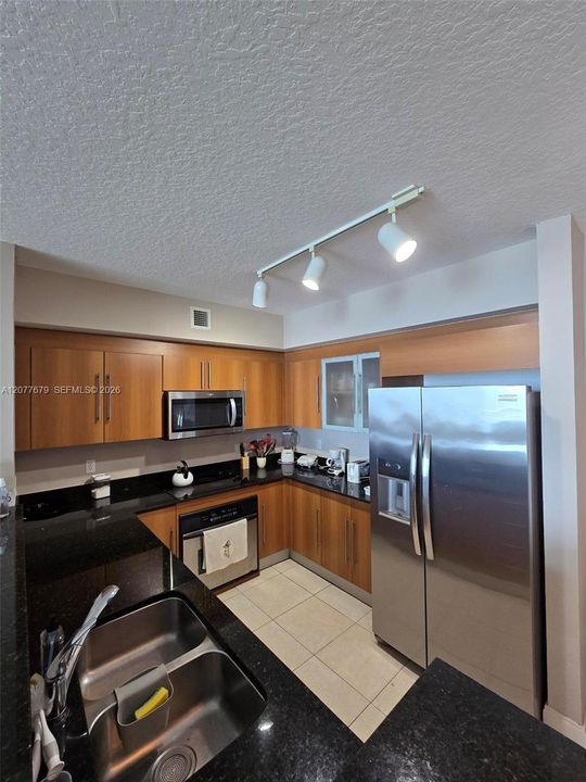 For Sale: $620,000 (2 beds, 2 baths, 1145 Square Feet)