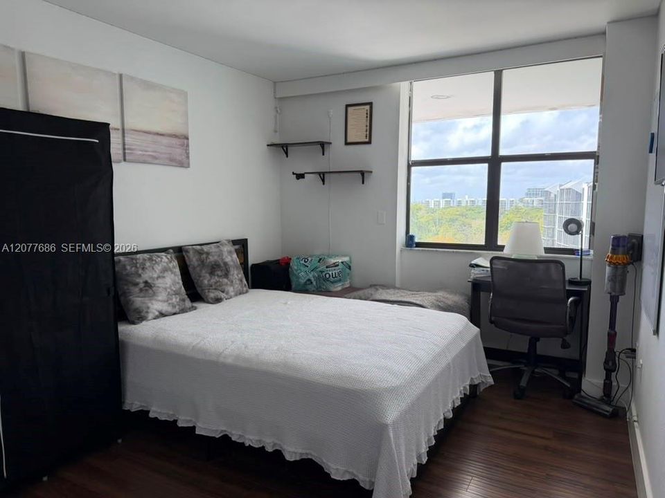 For Rent: $2,500 (2 beds, 2 baths, 1096 Square Feet)