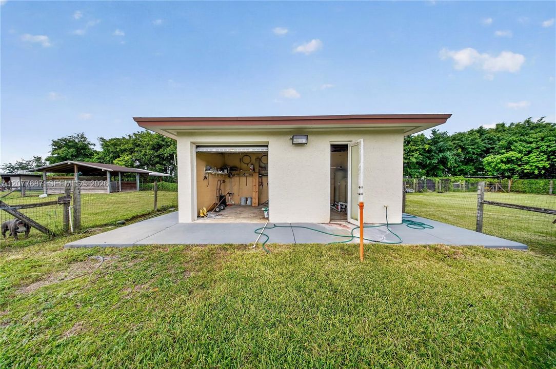 For Sale: $2,150,000 (5 beds, 5 baths, 3301 Square Feet)