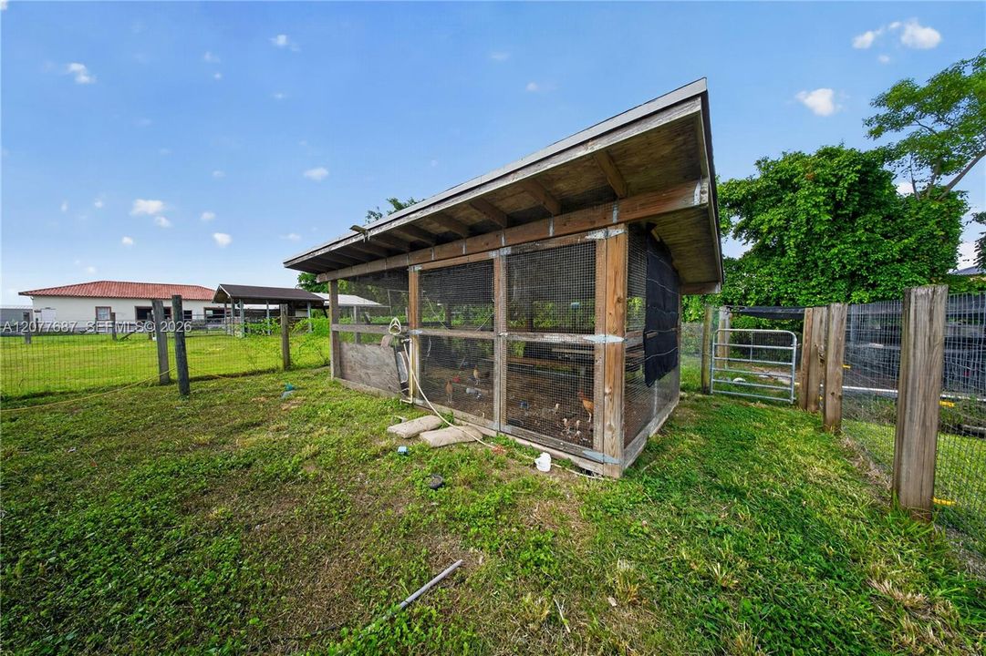 For Sale: $2,150,000 (5 beds, 5 baths, 3301 Square Feet)
