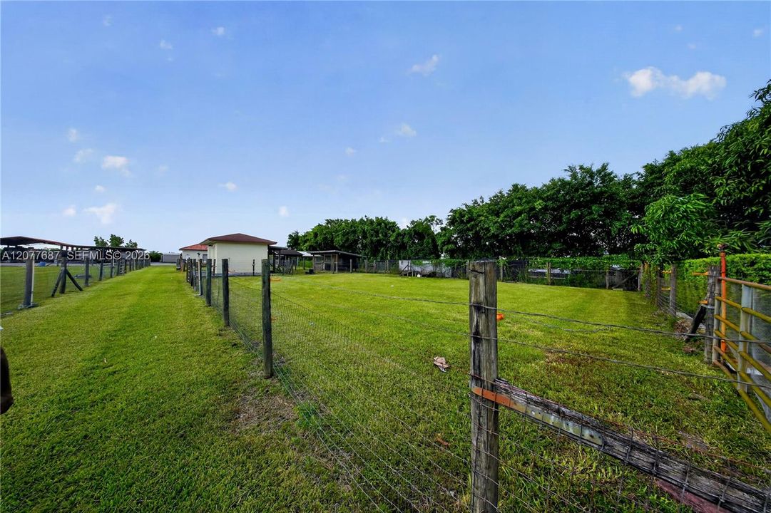 For Sale: $2,150,000 (5 beds, 5 baths, 3301 Square Feet)