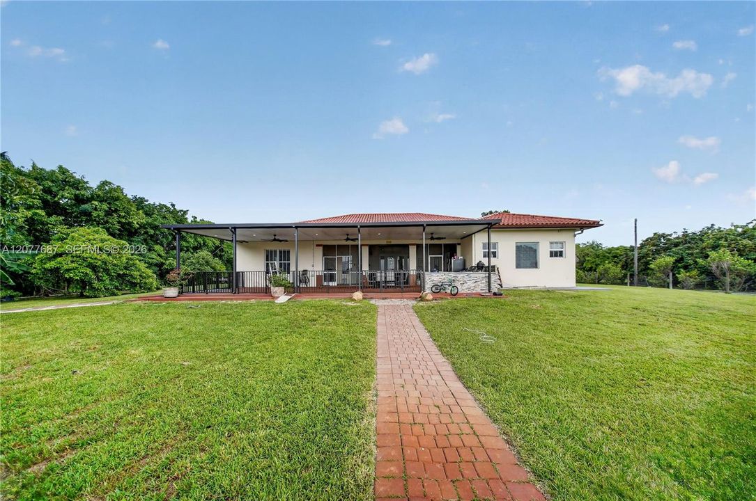 For Sale: $2,150,000 (5 beds, 5 baths, 3301 Square Feet)