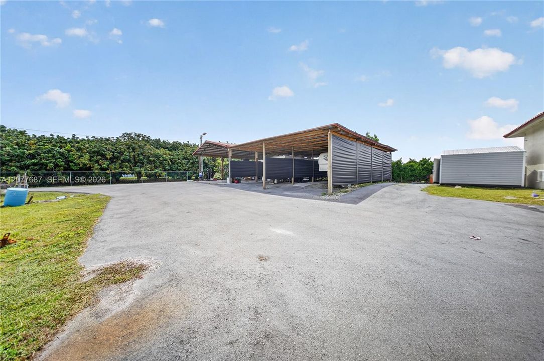 For Sale: $2,150,000 (5 beds, 5 baths, 3301 Square Feet)