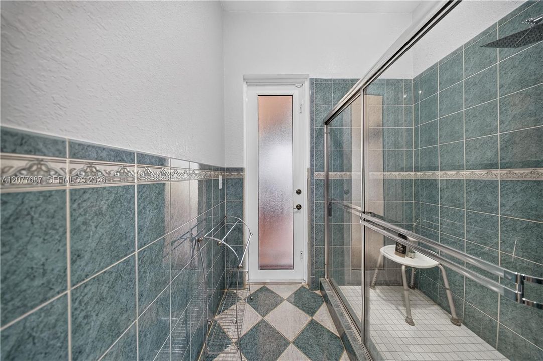 For Sale: $2,150,000 (5 beds, 5 baths, 3301 Square Feet)