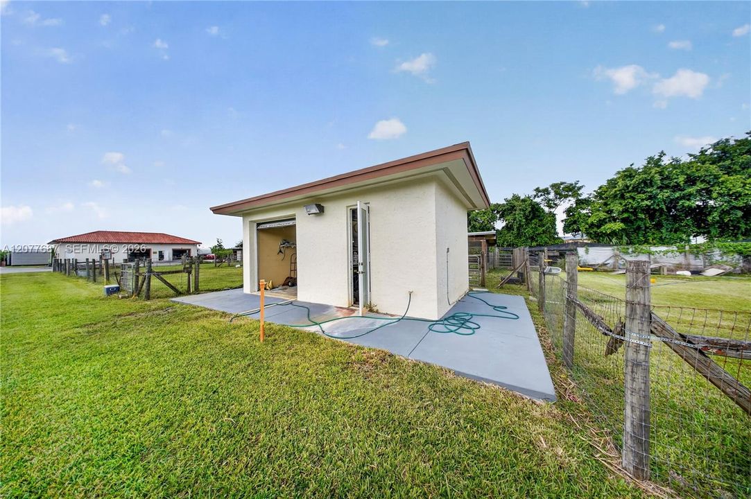 For Sale: $2,150,000 (5 beds, 5 baths, 3301 Square Feet)