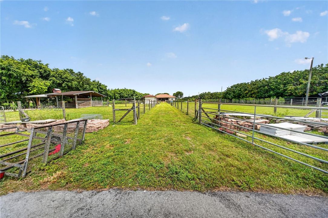 For Sale: $2,150,000 (5 beds, 5 baths, 3301 Square Feet)