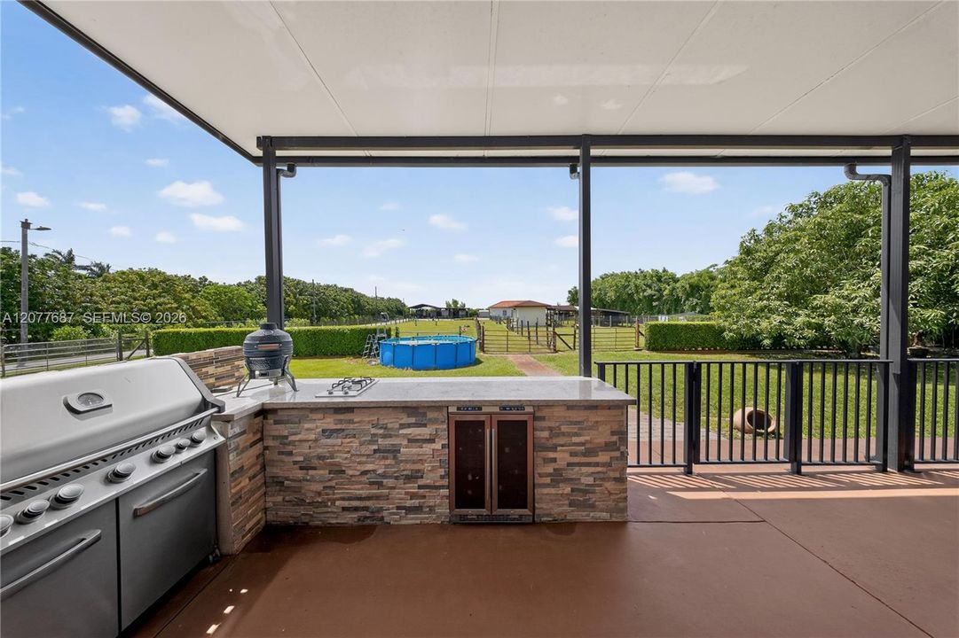 For Sale: $2,150,000 (5 beds, 5 baths, 3301 Square Feet)