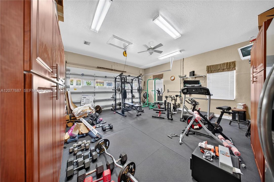 For Sale: $2,150,000 (5 beds, 5 baths, 3301 Square Feet)
