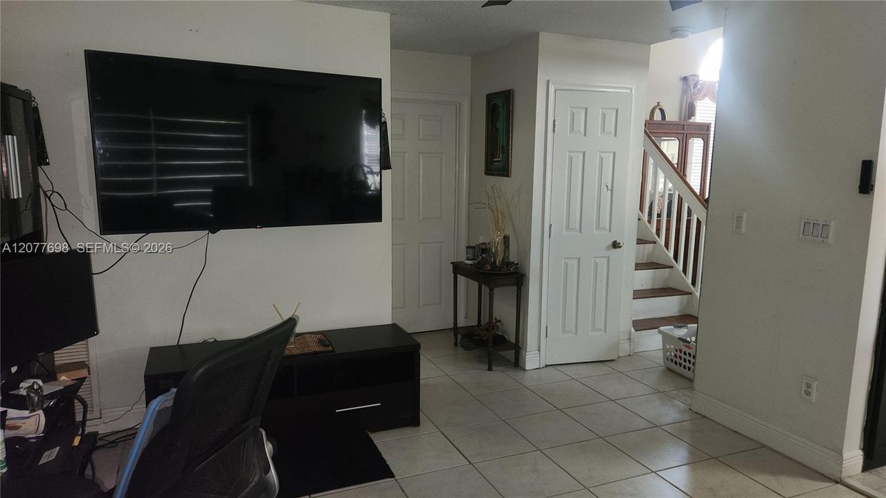 For Sale: $680,000 (3 beds, 2 baths, 2125 Square Feet)