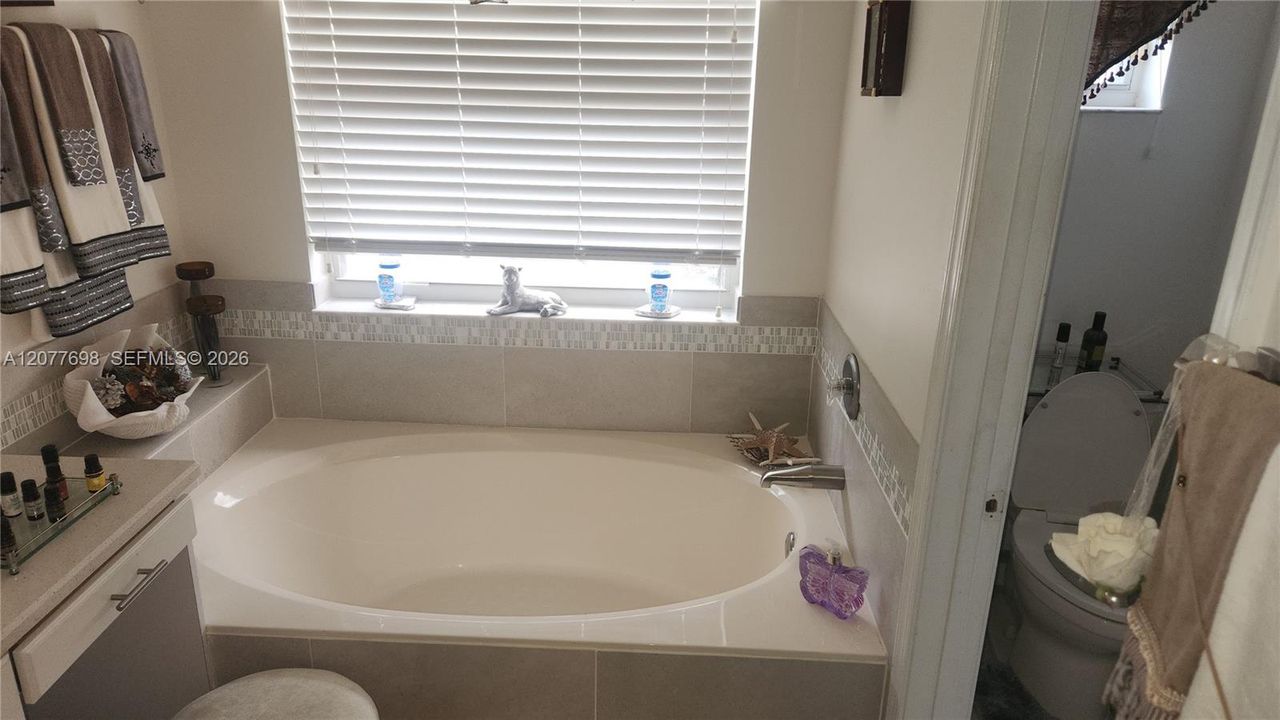 For Sale: $680,000 (3 beds, 2 baths, 2125 Square Feet)