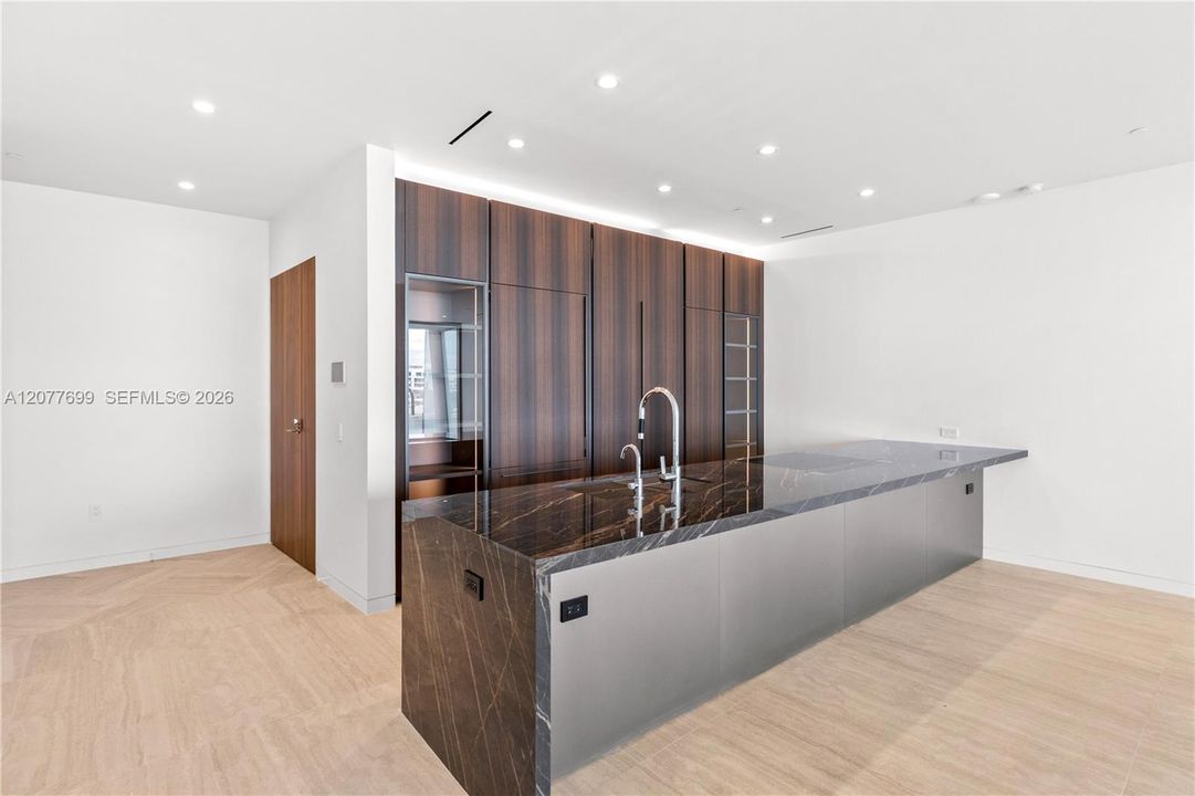 For Rent: $35,000 (3 beds, 3 baths, 0 Square Feet)
