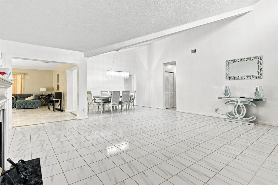 7918 HIBISCUS CIR 18