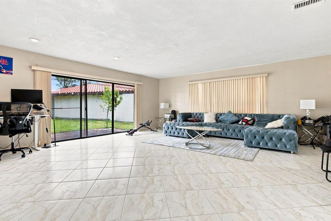 7918 HIBISCUS CIR 30